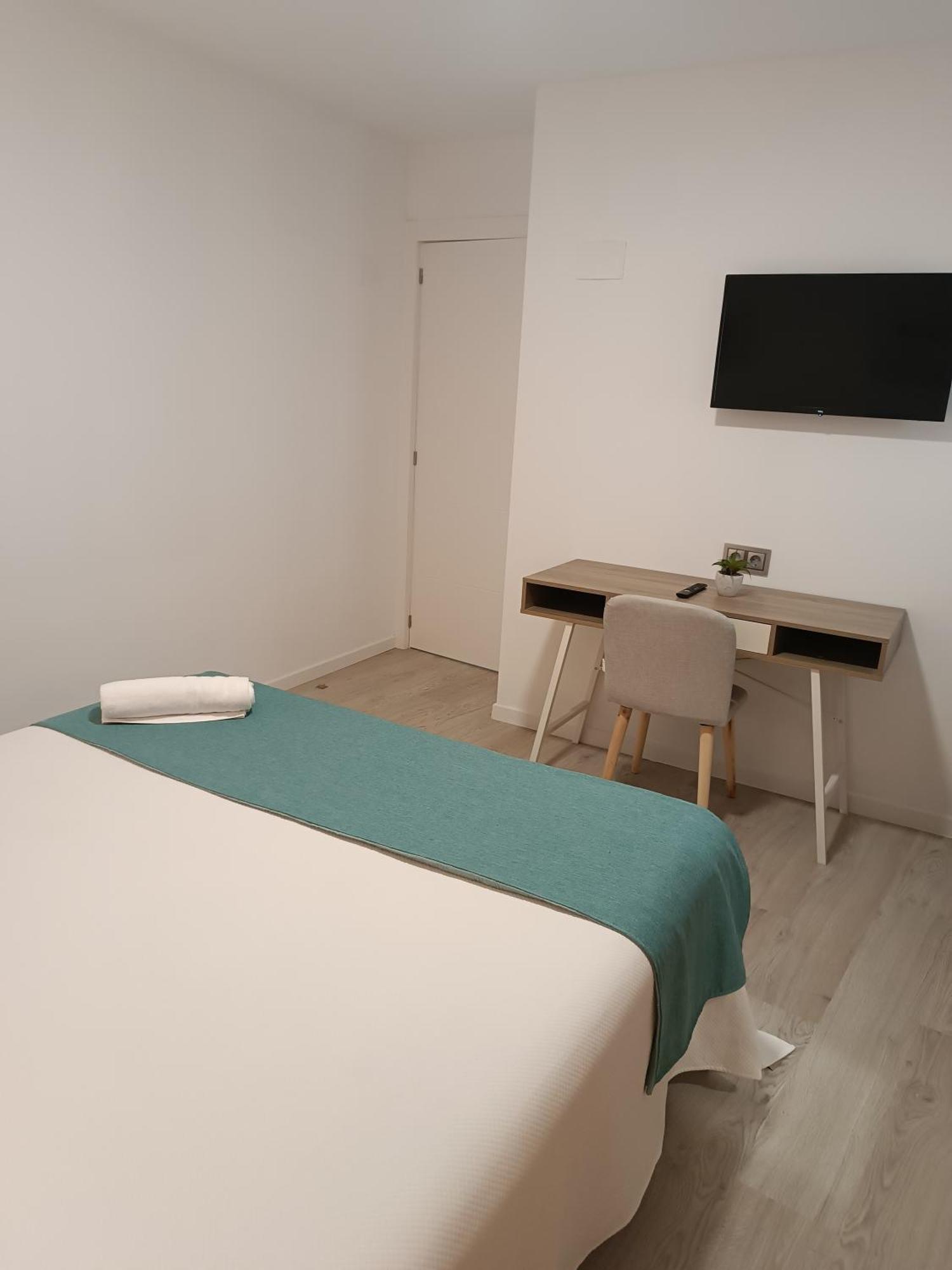 Apartamentos Turisticos Avila Puerta Del Puente 1-3 المظهر الخارجي الصورة