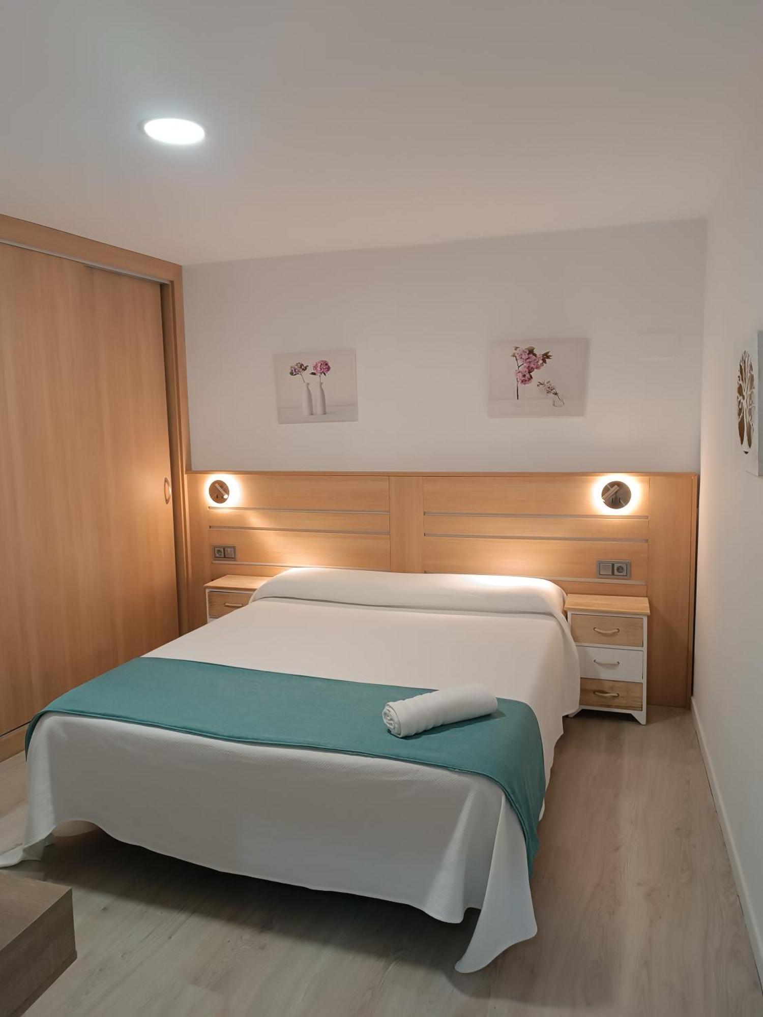 Apartamentos Turisticos Avila Puerta Del Puente 1-3 المظهر الخارجي الصورة